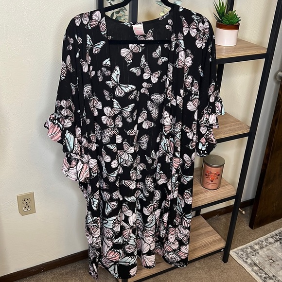 No Boundaries Tops - NO Boundaries Butterfly Kimono Size S/M